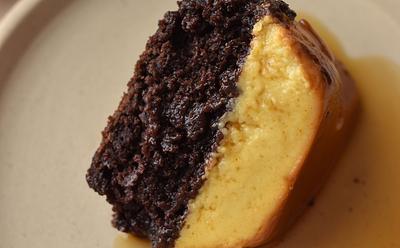 Vegan Chocoflan (Caramel Custard Chocolate Cake)