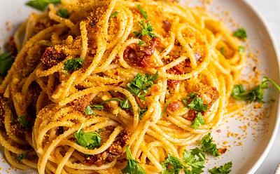 Spaghetti With Garlic, Oil, Chili, and Breadcrumbs